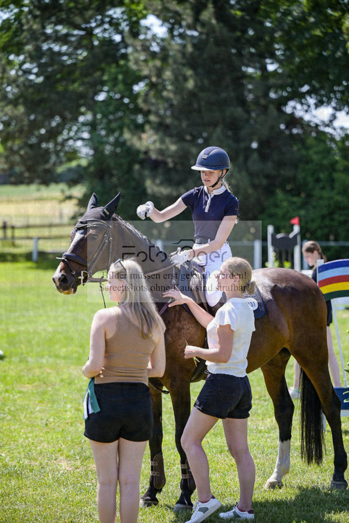 Reitturnier Voxtrup | Entdecke hochwertige Reitturnierfotos von Foto Oger. Professionell, emotional und authentisch – jetzt Lieblingsmomente im Shop bestellen.Deutschlandweite Turnierfotografie. - Realisiert mit Pictrs.com