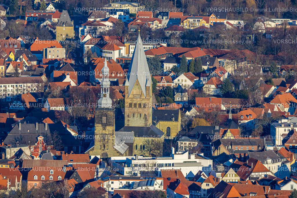 Soest230206271 | Luftbild, Altstadt mit St. Patrokli-Dom und St. Petri Alde Kerke, Osthofentor, Soest, Soester Börde, Nordrhein-Westfalen, Deutschland