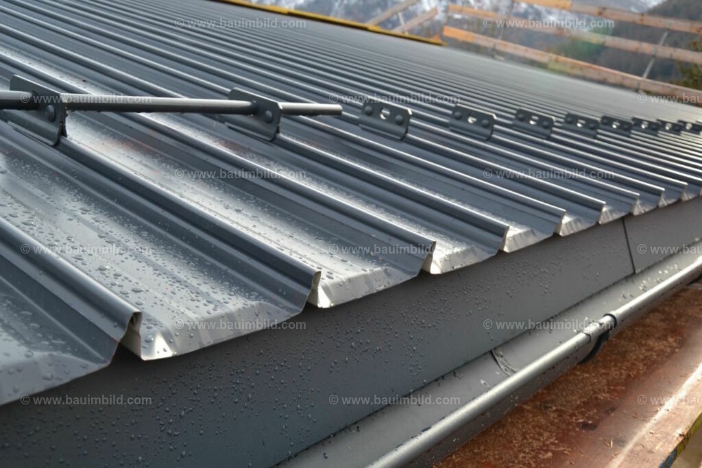 bib-lg11-spenglerarbeiten-0147 | Nach LV-Leistungsgruppen sortierte Detailfotos über den Bau eines Hauses. Alle Hausbau-Bilder direkt vom Urheber und Autor der Website Haus-Selber-Bauen.com