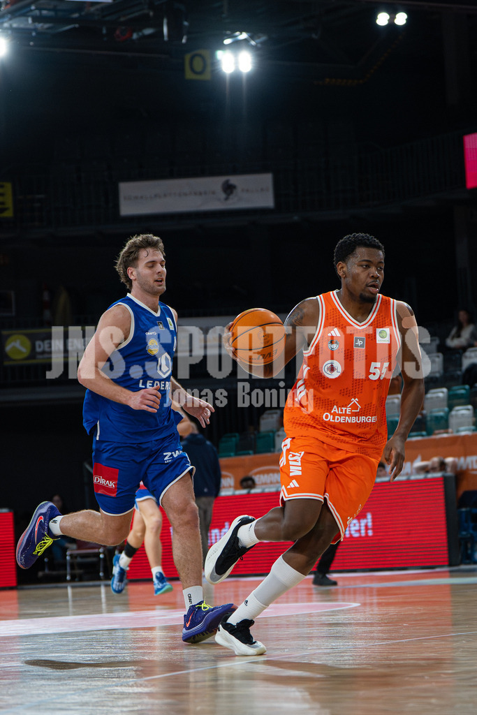 Basketball I Herren I Saison 2025-2026 I 2. Bundesliga ProB Nord I 23. Spieltag I RASTA Vechta II - EN Baskets Schwelm I 7642 | Joel Moketo Lungelu (55, RASTA Vechta II) - Realisiert mit Pictrs.com