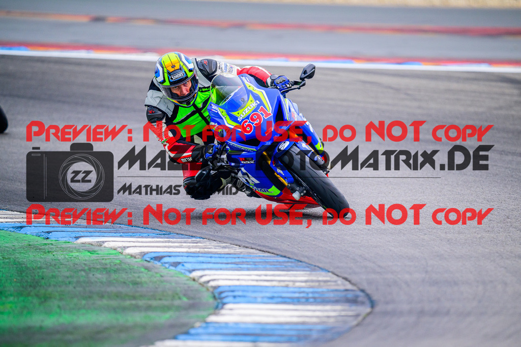 MaZZes_FotoMatrix_240614_6007705_2-227 | INST