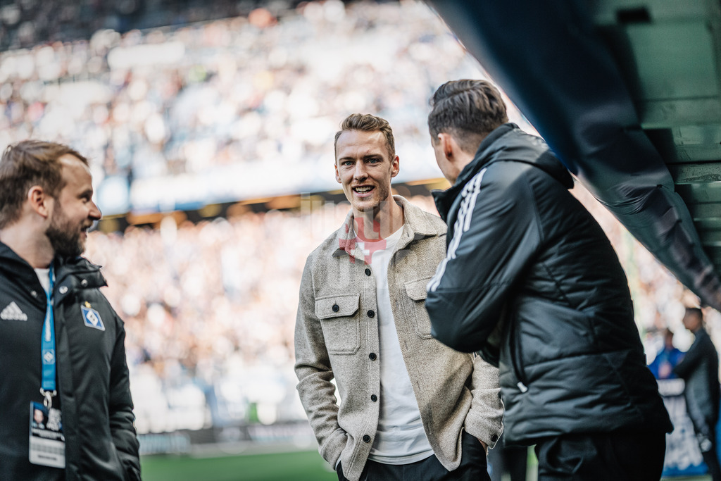 Fußball | Männer | Saison 2024/2025 | 2. Fußball-Bundesliga | 11. Spieltag | Hamburger SV vs. 1. FC Nürnberg | 03.11.2024 | Sebastian Schonlau (#4, HSV) ist rotgesperrt