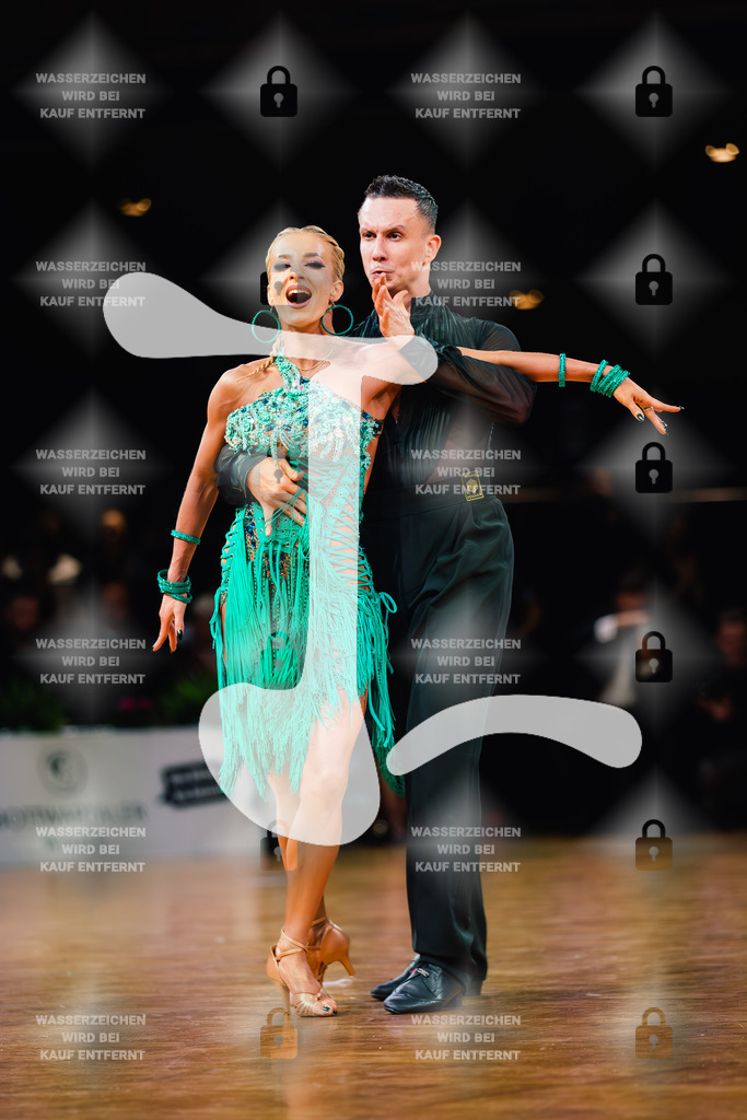 GOC 2025 - WDSF GrandSlam Latin 6th (54) Artur Balandin _ Anna Salita (Germany)-2025-08-23-5504 | Webshop for digital downloads and prints of dance sport, event & show photographer Julian Link - Realisiert mit Pictrs.com