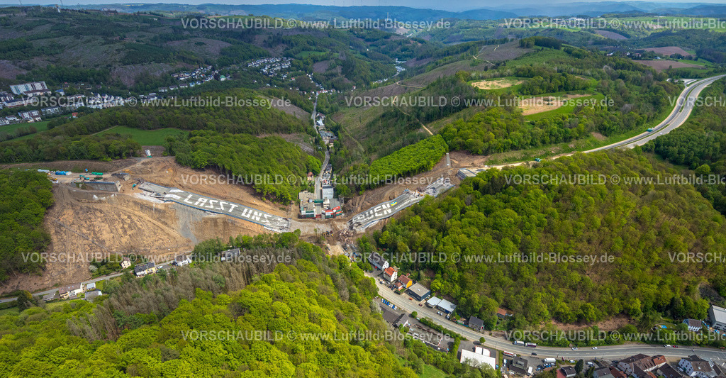 Luedenscheid230501440Rahmedebruecke | Luftbild, gesprengte Autobahnbrücke Rahmede bei Lüdenscheid, Aufräumarbeiten und Schadensermittlung, Lüdenscheid, Sauerland, Nordrhein-Westfalen, Deutschland