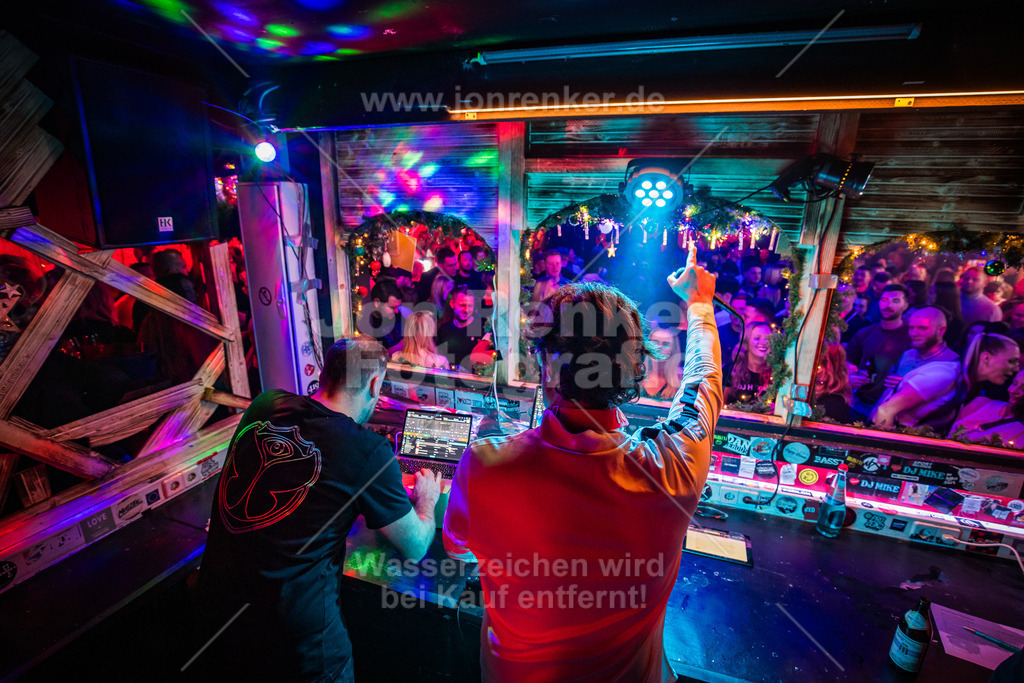 26-11-2024-RUDOLPHS-SCHLITTENBAR-LEIPZIG-LEIPZIG-COPYRIGHT-JON-RENKER-BILD-0049 | Erleben Sie unvergessliche Momente mit unserem professionellen Eventfotografen. Wir fangen Emotionen und Höhepunkte Ihrer Veranstaltung ein – von Festivals über Firmenfeiern bis zu Jubiläen. Vertrauen Sie auf kreative Perspektiven und hochwertige Bilder.  - Realisiert mit Pictrs.com