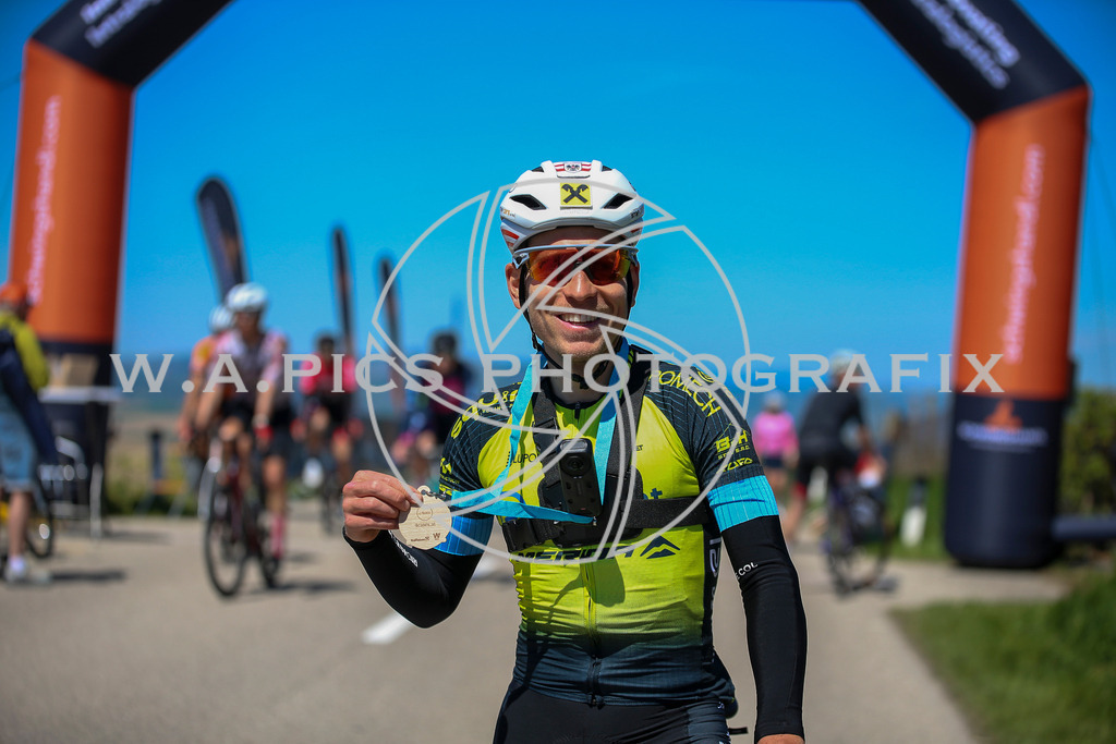 ..... | Wels, 23.04.2026, Kirschblüten Radrennen 2026 , Image shows: Photo: Wapics / Willdoner Andreas