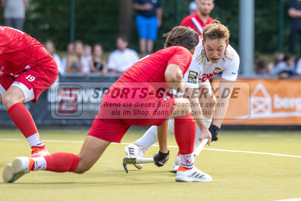 SFE_20220903_0124 | ; 1. Bundesliga Hockey Herren Rot-Weiss Köln - TSV Mannheim am 03.09.2022 in Köln (KTHC Stadion Rot-Weiss Köln Tennis and Hockey Club), Photo: Stephan Fehrmann 2022 (Sports-Gallery)