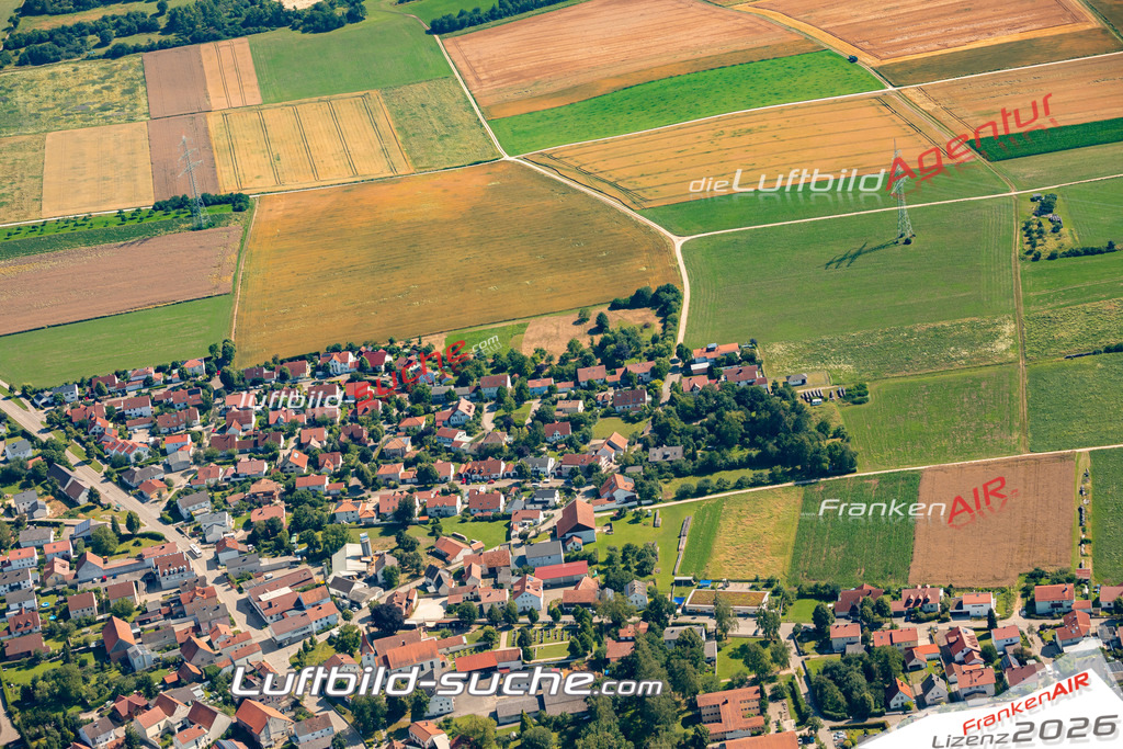 Das Luftbild zeigt :  Böhmfeld - Die Luftaufnahme wurde 2024 vom UL-Flugzeug aus erstellt ( keine Drohne ) - Hochauflösende Luftaufnahme - Für grossformatige Ausdrucke geeignet. Die Geschenkidee !Mit Lizenz und Bildrechte bestellbar