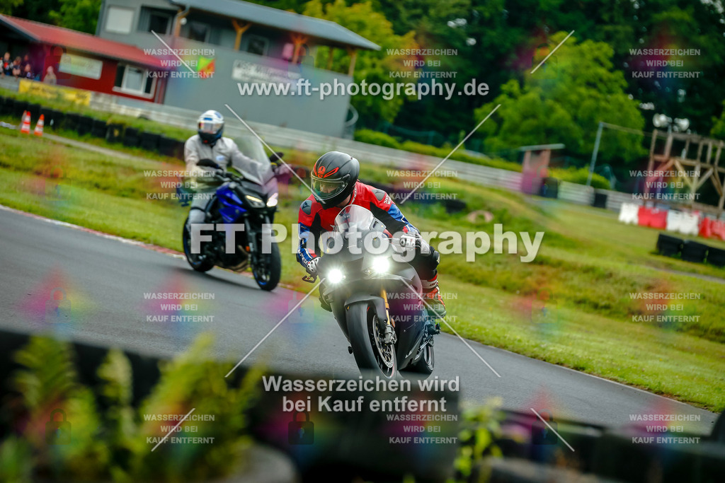 VBK-3920 | Hier findet Ihr Bilder von Touristenfahrten auf der Nürburgring Nordschleife oder von anderen Veranstaltungen die ich besucht habe. Viel Spass beim Durch Schauen 