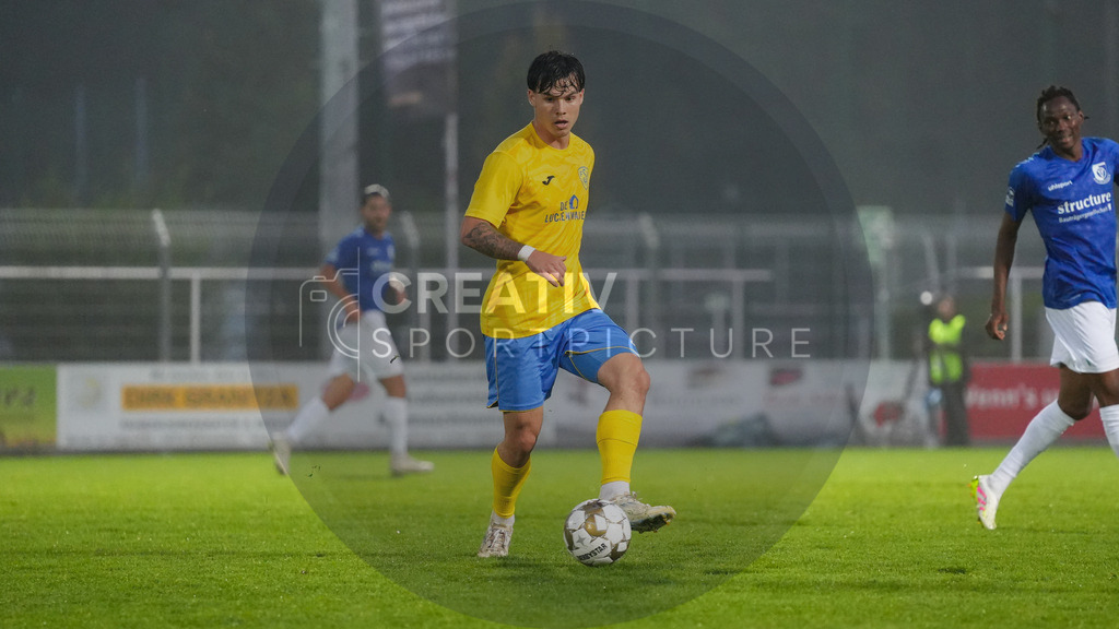 Fußball, Herren, Saison 2025/2026, Regionalliga Nordost, 6. Spieltag, FSV 63 Luckenwalde vs. VSG Altglienicke, Freitag 28.08.2025, Werner-Seelenbinder-Stadion Luckenwalde | Fußball, Herren, Saison 2025/2026, Regionalliga Nordost, 6. Spieltag, FSV 63 Luckenwalde vs. VSG Altglienicke, Freitag 28.08.2025, Werner-Seelenbinder-Stadion Luckenwalde, Im Bild: Matthew Meier (Luckenwalde) - Realisiert mit Pictrs.com