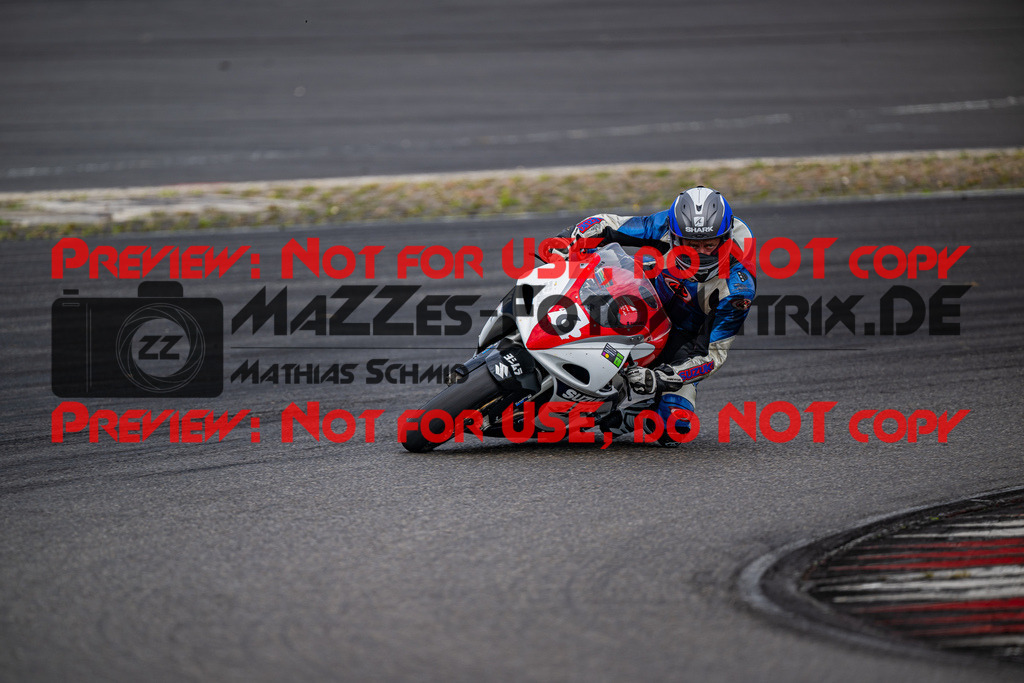 MaZZes_FotoMatrix_230719_2383 | GRUEN