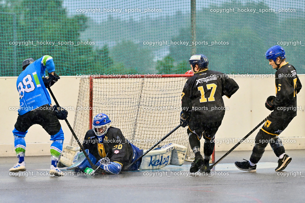 VAS Ballhockey Villach vs. ASKÖ Villach Ballhockey | #17 Hobitsch Samuel, #88 Ahammer Benjamin, #70 Moser Lukas, #75 Wohlfahrt Benedikt, VAS Ballhockey Villach vs. ASKÖ Villach Ballhockey, VAS Ballhockey Villach vs. ASKÖ Villach Ballhockey am 28.05.2025 in Villach (Alpen Arena ), Austria, (Photo by Bernd Stefan)