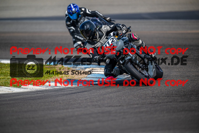 MaZZes_FotoMatrix_230410_8070 | ROT