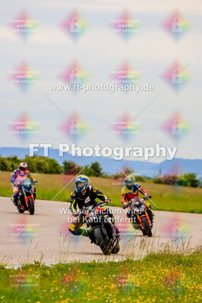 MotoTeam-2883 | Hier findet Ihr Bilder von Touristenfahrten auf der Nürburgring Nordschleife oder von anderen Veranstaltungen die ich besucht habe. Viel Spass beim Durch Schauen 