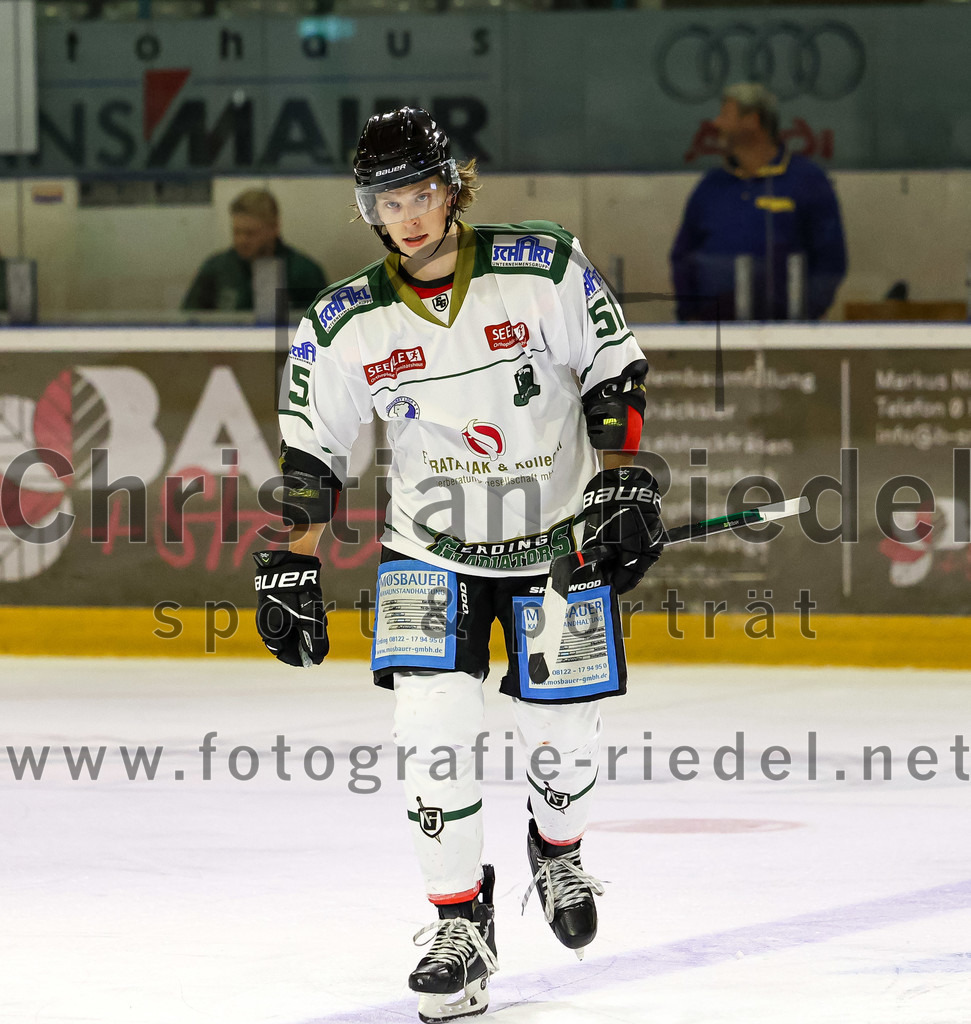 2022-09-09_091_TSV_Erding_gegen_Deggendorfer_SC | Erding, Deutschland, 09.09.2022:
Eishockey, Bayernliga 2022 / 2023, Testspiel, TSV Erding gegen Deggendorfer SC, Endergebnis: 2:5

Ryan Murphy (Erding Gladiators, #51)

Foto: Christian Riedel / fotografie-riedel.net