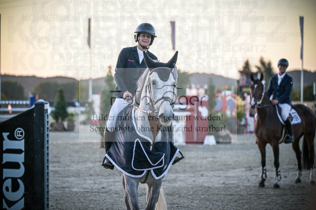 DOS_0008 | Entdecke hochwertige Reitturnierfotos von Foto Oger. Professionell, emotional und authentisch – jetzt Lieblingsmomente im Shop bestellen.Deutschlandweite Turnierfotografie. - Realisiert mit Pictrs.com