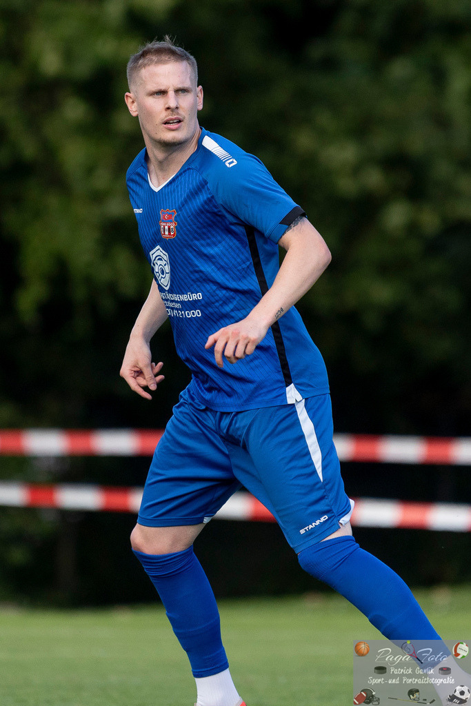 Hessenliga: Türk Gücü Friedberg - FC Eddersheim, 09.08.2024 | Patrick Schorr (Türk Gücü Friedberg #23), Freisteller, Portrait / Porträt, Türk Gücü Friedberg - FC Eddersheim, Friedberg, Städtischer Sportplatz, 9.8.2024 - Realisiert mit Pictrs.com
