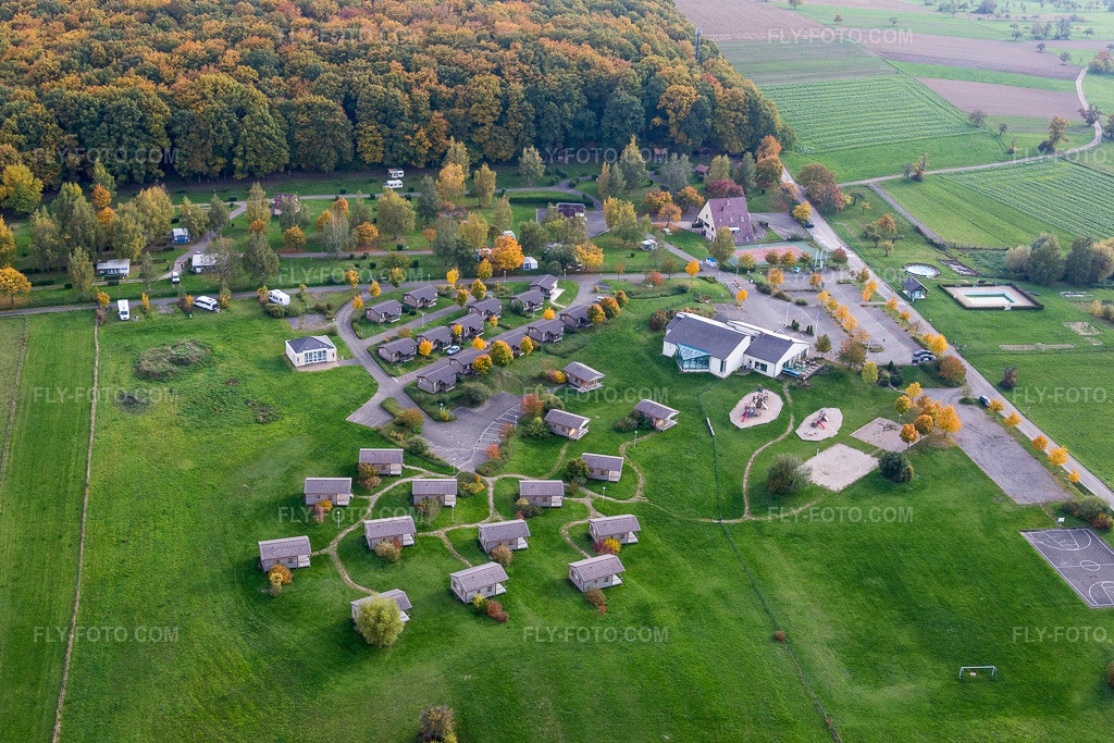Aerial view: Caravans and tents - campsite - and tent site Camping Oasis in Oberbronn in the state Bas-Rhin, France.Photo: IMG_084785.jpg taken on 10/24/2015 by Werner Riehm/FLY-FOTO.comResolution of the original: 5472 x 3648 px