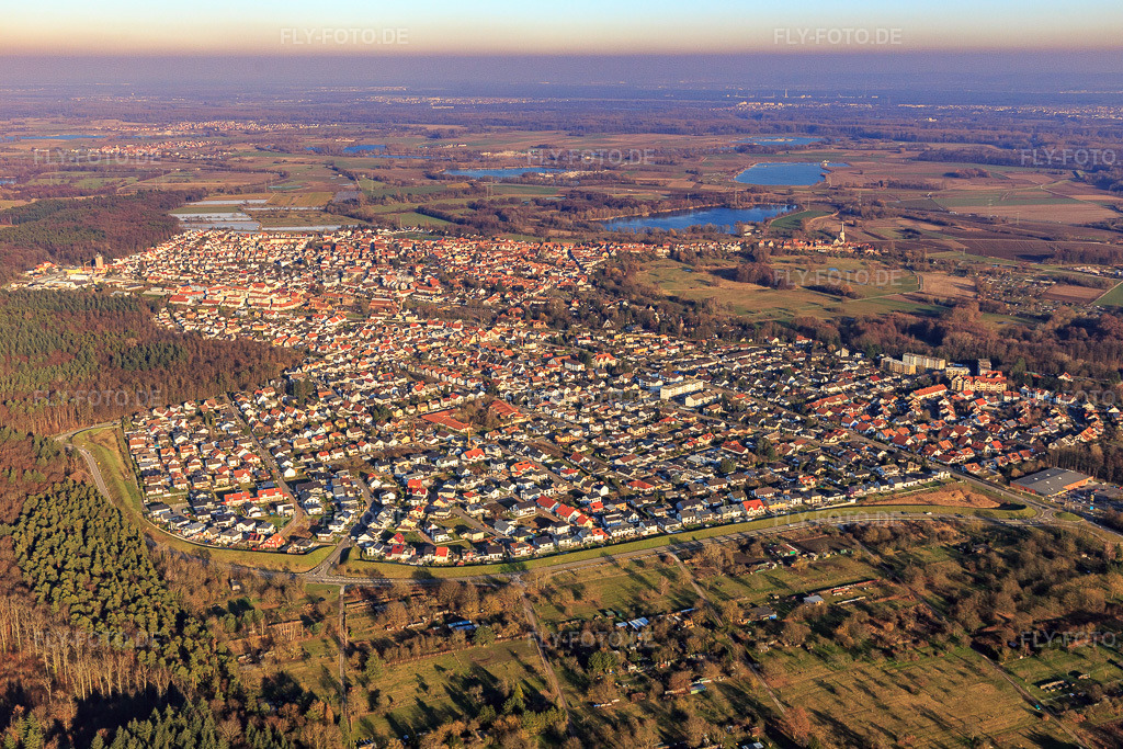 Luftbild: Ortsansicht von Südwesten in Jockgrim im Bundesland Rheinland-Pfalz in Deutschland. Foto: IMG_120058.jpg vom 07.02.2020 durch Werner Riehm/FLY-FOTO.de