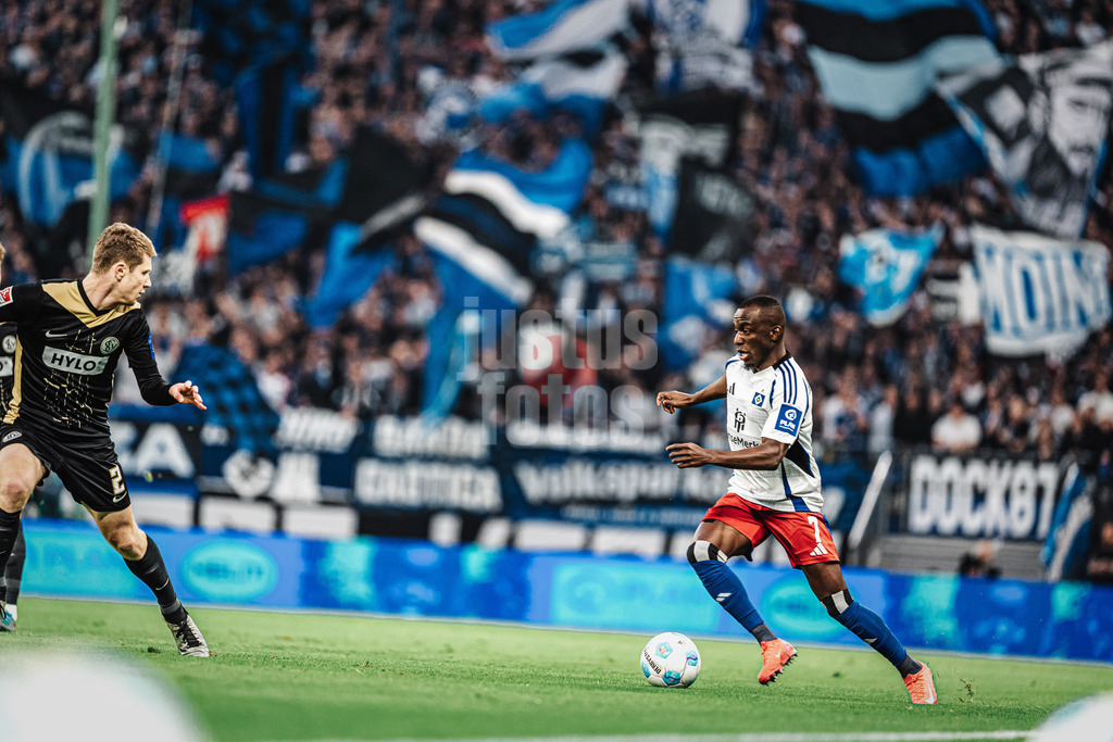 Fußball | Männer | Saison 2024/2025 | 2. Fußball-Bundesliga | 27. Spieltag | Hamburger SV vs. SV 07 Elversberg | 28.03.2025 | Jean-Luc Dompe (#7, HSV) am Ball