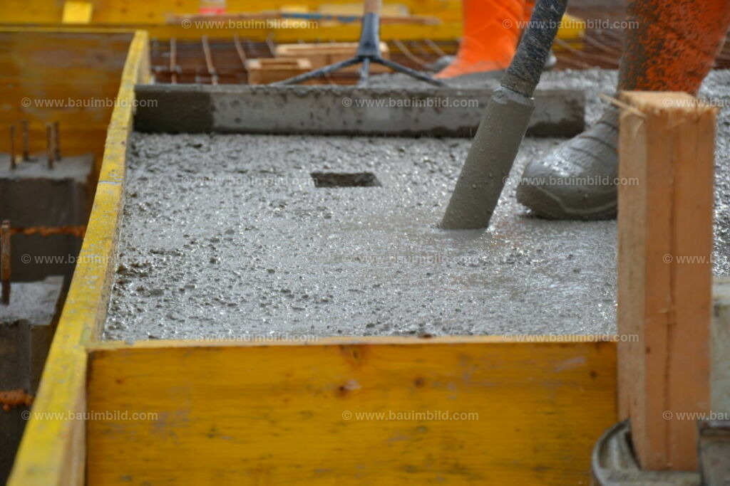 bib-lg04-betonarbeiten-0333 | Nach LV-Leistungsgruppen sortierte Detailfotos über den Bau eines Hauses. Alle Hausbau-Bilder direkt vom Urheber und Autor der Website Haus-Selber-Bauen.com