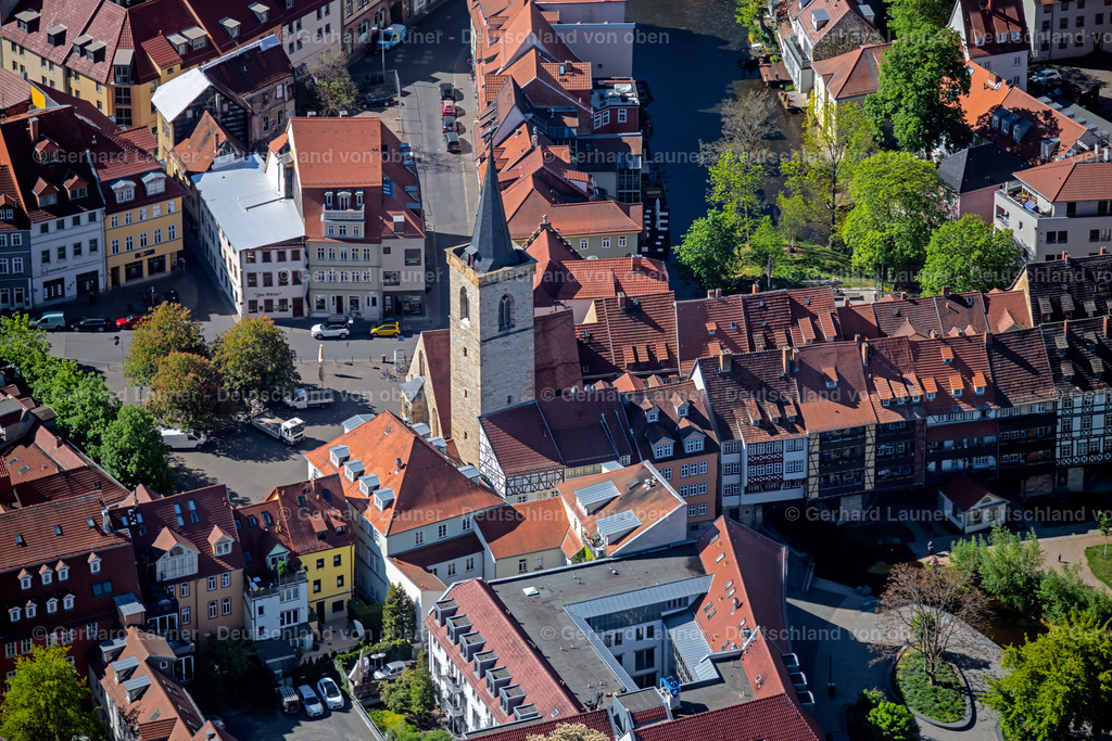 4026430 | ERFURT 07.05.2020 Historische Alte Brücke " Krämerbrücke Erfurt " über die Gera im Ortsteil Altstadt in Erfurt im Bundesland Thüringen, Deutschland. // Historic Old Bridge " Kraemerbruecke Erfurt " across Gera in the district Altstadt in Erfurt in the state Thuringia, Germany. Foto: Gerhard Launer