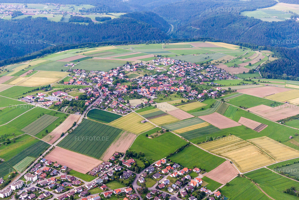 Luftbild: Dorfansicht im Ortsteil Altbulach in Neubulach im Bundesland Baden-Württemberg in Deutschland. Foto: IMG_66832.jpg vom 07.06.2014 durch Werner Riehm/FLY-FOTO.de