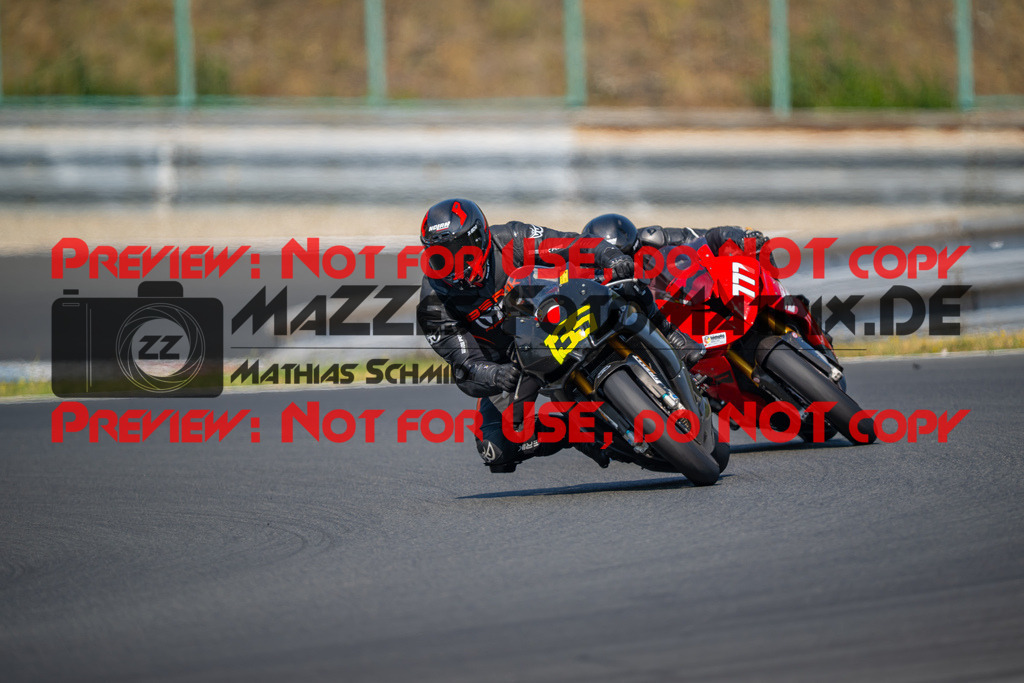MaZZes-Fotomatrix-20260805-518202 | OPEN