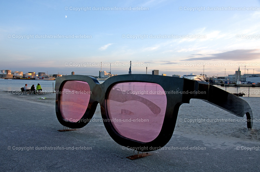 Sea Pink am Hafen von Aarhus | Sea Pink ist eine Skulptur des Schweizer Künstlers Marc Moser. - Realisiert mit Pictrs.com