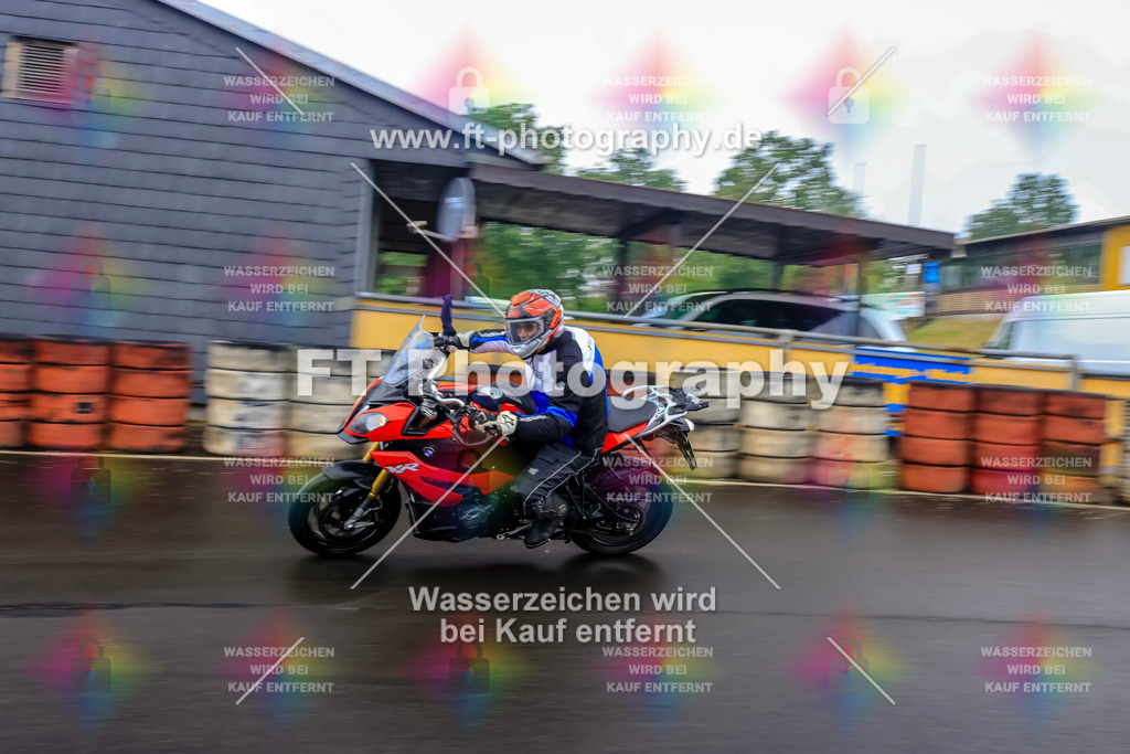 OBK-6105 | Hier findet Ihr Bilder von Touristenfahrten auf der Nürburgring Nordschleife oder von anderen Veranstaltungen die ich besucht habe. Viel Spass beim Durch Schauen 