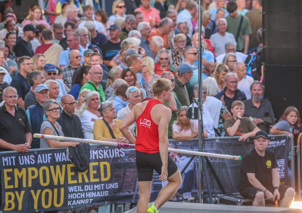 top-top.de-250828-147 | Foto, Video, Fotografie, Videografie, Fotobox, DJ, Discjockey, Musik, Musikbox, Veranstaltung, Photobooth, Amazon, Ebay, Buchtipp, Bestseller, Autor, Verlag, Buch, Wesel, Hamminkeln, NRW, Dinslaken, Rees, Drohne, Hochzeit, Party, Fotobox, Wesel, Fotograf