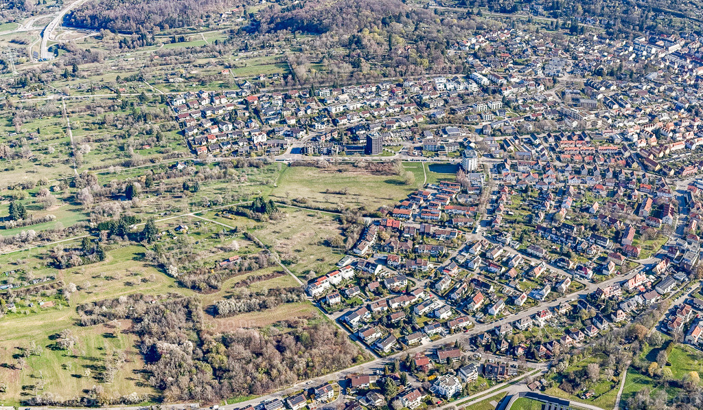 Luftbild: Ortsansicht von Süden im Ortsteil Brötzingen in Pforzheim im Bundesland Baden-Württemberg in Deutschland. Foto: IMG_154186.jpg vom 02.04.2026 durch Werner Riehm/FLY-FOTO.deAuflösung des Originals: 5026 x 2930 px