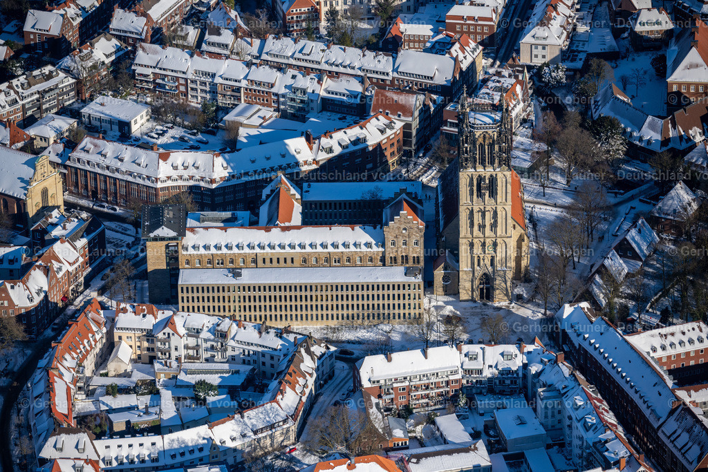 4043975 | Die Überwasserkirche, auch Liebfrauenkirche oder Liebfrauen-Überwasser genannt, ist eine gotische Hallenkirche in der Innenstadt von Münster in Westfalen.
