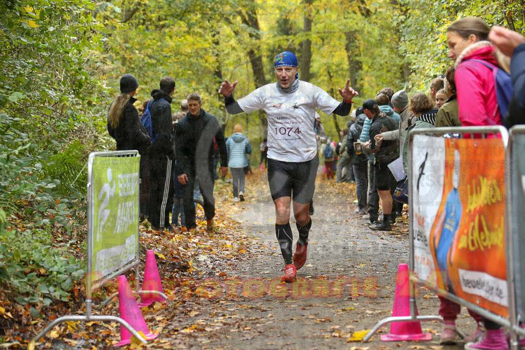 251026_1259_EX1_2126 | Sportfotografie im Rhein-Sieg Kreis, Köln, Bonn, NRW, Rheinland Pfalz, Hessen, etc. Unser Tätigkeitsfeld umfasst den Laufsport vom Volkslauf über den Marathon, Duathlon, Triathon bis zum Ultralauf wie Kölnpfad Ultra oder Schindertrail.