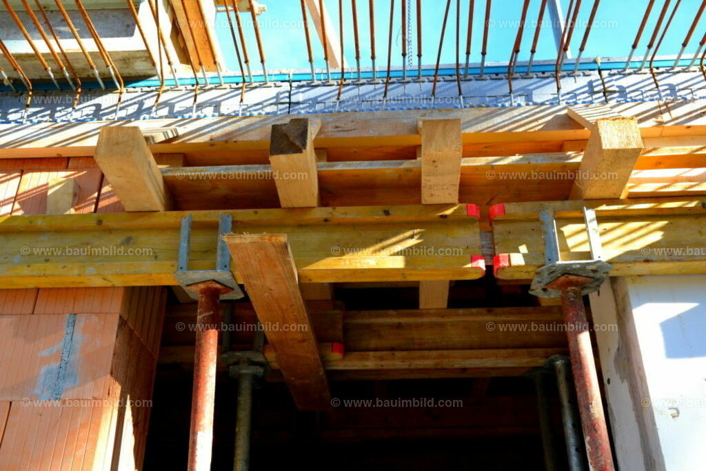bib-lg04-betonarbeiten-0440 | Nach LV-Leistungsgruppen sortierte Detailfotos über den Bau eines Hauses. Alle Hausbau-Bilder direkt vom Urheber und Autor der Website Haus-Selber-Bauen.com