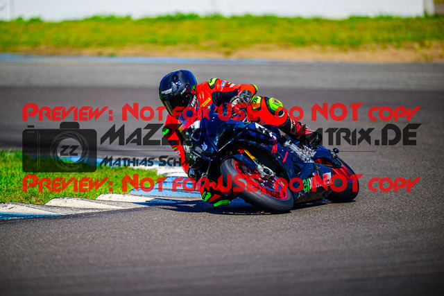 MaZZes_FotoMatrix_240520_6021986_7326 | WEISS