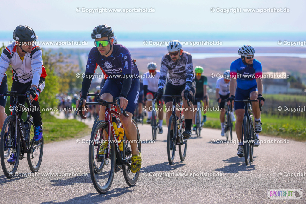 TRA_0789 | Neusiedlersee Radmarathon 2026@sportshot_your_pictrs #yourpictures#roadtowm2029 #nrm #neusiedlerseeradmarathon #neusiedlersee #neusiedlerseetourismus #burgenland #mörbisch #nrm26 #burgenlandtourismus #voglundco #poweredbyburgenlandtourismus #radsport #rad #marathon #ucigranfondo #visitburgenland #ucigranfondoworldseries