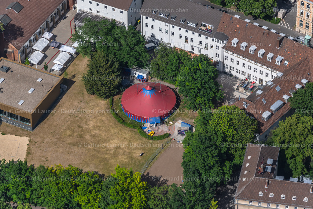 4031018 | HANNOVER 02.06.2020 Übernachtugnszelt des Haus der Jugend an der Maschstraße in Hannover im Bundesland Niedersachsen, Deutschland. // Overnight tent of the youth house on Maschstrasse in Hannover in the state Lower Saxony, Germany. Foto: Gerhard Launer