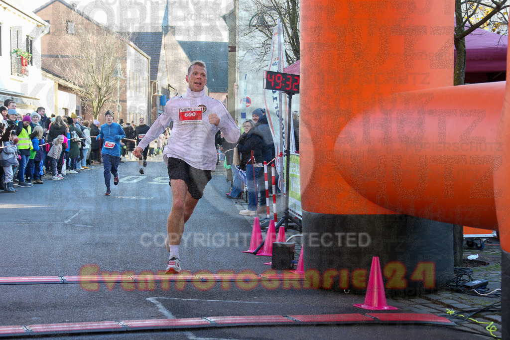 241201_1225_EX1_2074 | Sportfotografie im Rhein-Sieg Kreis, Köln, Bonn, NRW, Rheinland Pfalz, Hessen, etc. Unser Tätigkeitsfeld umfasst den Laufsport vom Volkslauf über den Marathon, Duathlon, Triathon bis zum Ultralauf wie Kölnpfad Ultra oder Schindertrail.