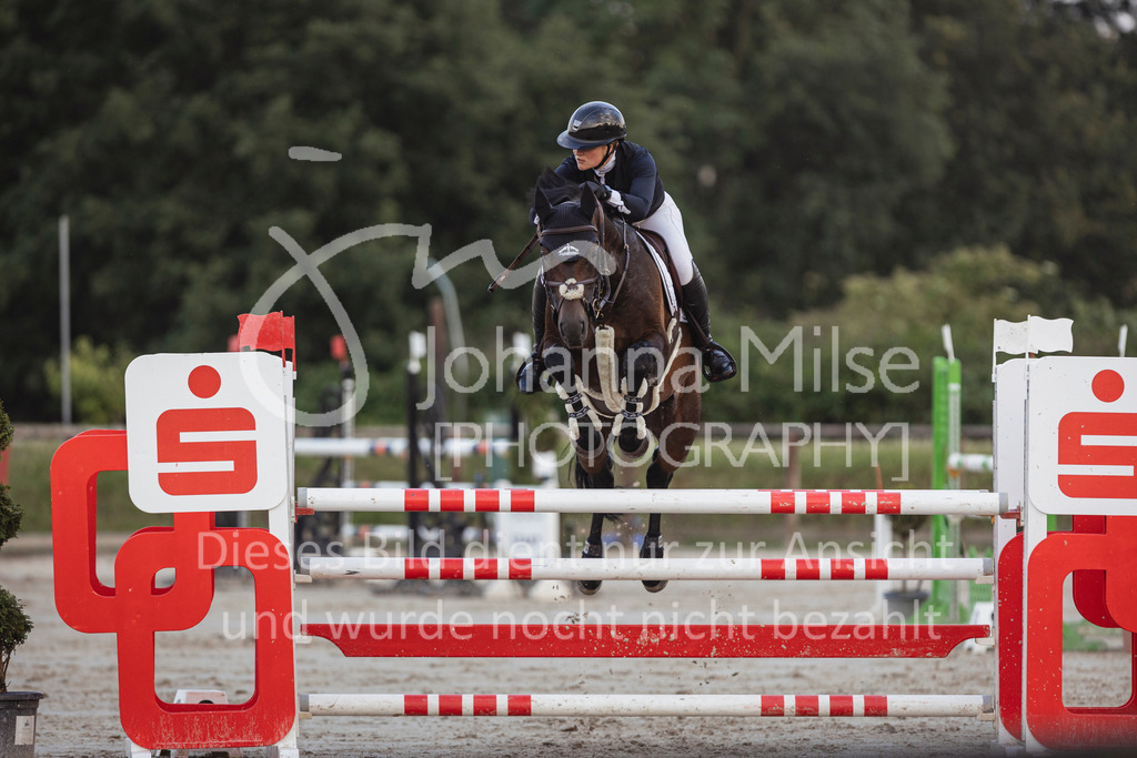 240627_LüPfSpTa_M1-Spr-310 | Deine schönsten Turniermomente als professionelle Fotos! Entdecke hochwertige Pferdesport-Fotografie im Online-Shop. Jetzt Fotos finden & bestellen!