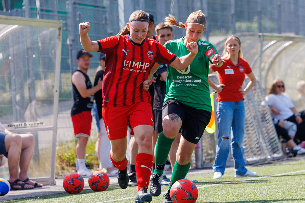 FCHTVS_260531_6289 | 1.FC Heidenheim 1846 II vs. TV Steinheim, Fußball, Frauen, Bezirksliga, 2025/2026, Meisterrunde, 5. Spieltag, 31.05.2026 in Heidenheim, Kunstrasen b. Voith-Arena West(Foto: Michael Bulling) - Realisiert mit Pictrs.com