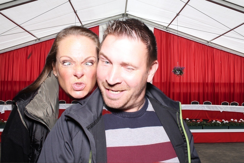 top-top.de 240928-159 | Foto, Video, Fotografie, Videografie, Fotobox, DJ, Discjockey, Musik, Musikbox, Veranstaltung, Photobooth, Amazon, Ebay, Buchtipp, Bestseller, Autor, Verlag, Buch, Wesel, Hamminkeln, NRW, Dinslaken, Rees, Drohne, Hochzeit, Party, Fotobox, Wesel, Fotograf