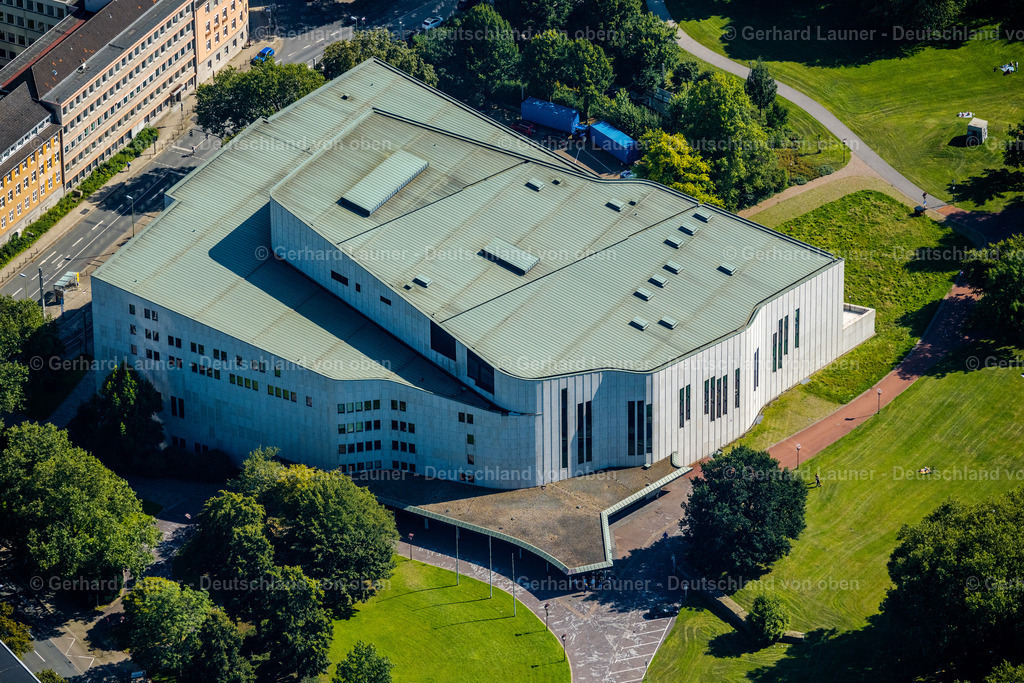 4050429 | ESSEN 25.08.2021 Gebäude des Konzerthauses und Theater- Schauspielhauses " Aalto-Theater Essen " am Opernplatz im Ortsteil Südviertel in Essen im Ruhrgebiet im Bundesland Nordrhein-Westfalen, Deutschland.
