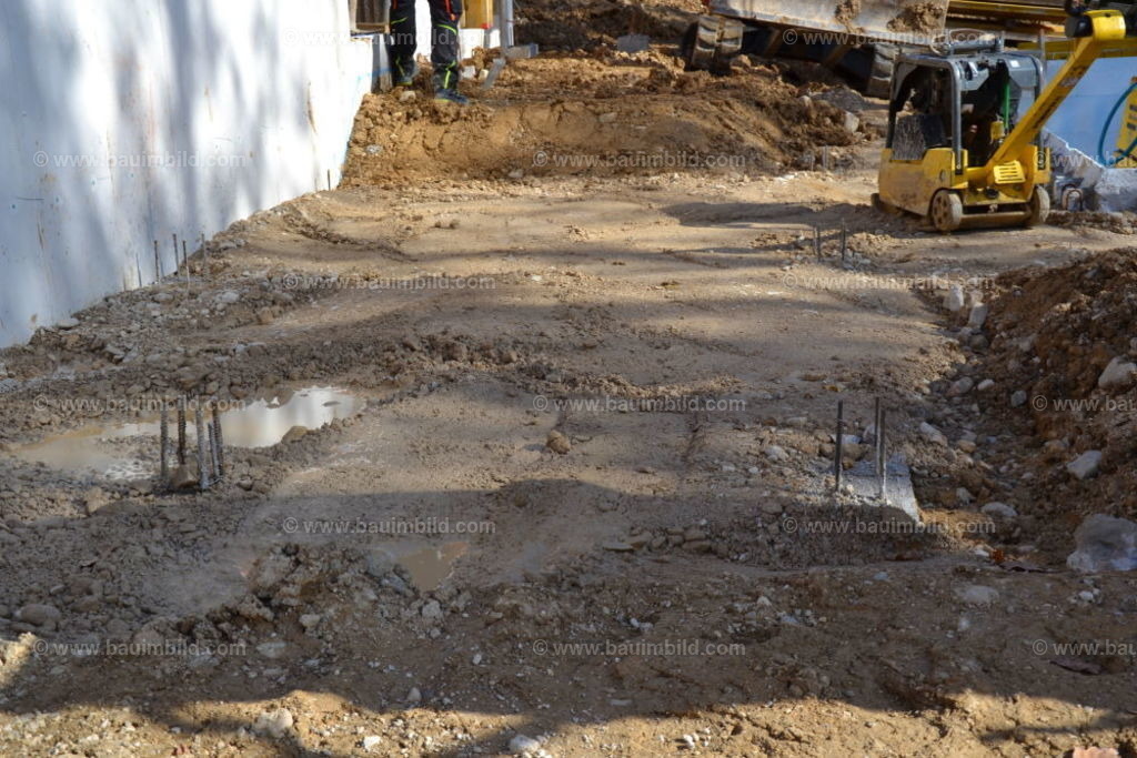 bib-lg02-erdarbeiten-0125 | Nach LV-Leistungsgruppen sortierte Detailfotos über den Bau eines Hauses. Alle Hausbau-Bilder direkt vom Urheber und Autor der Website Haus-Selber-Bauen.com