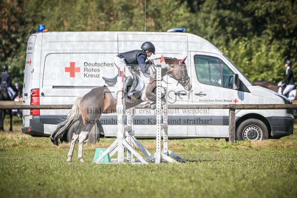 DOS_0235 | Entdecke hochwertige Reitturnierfotos von Foto Oger. Professionell, emotional und authentisch – jetzt Lieblingsmomente im Shop bestellen.Deutschlandweite Turnierfotografie. - Realisiert mit Pictrs.com