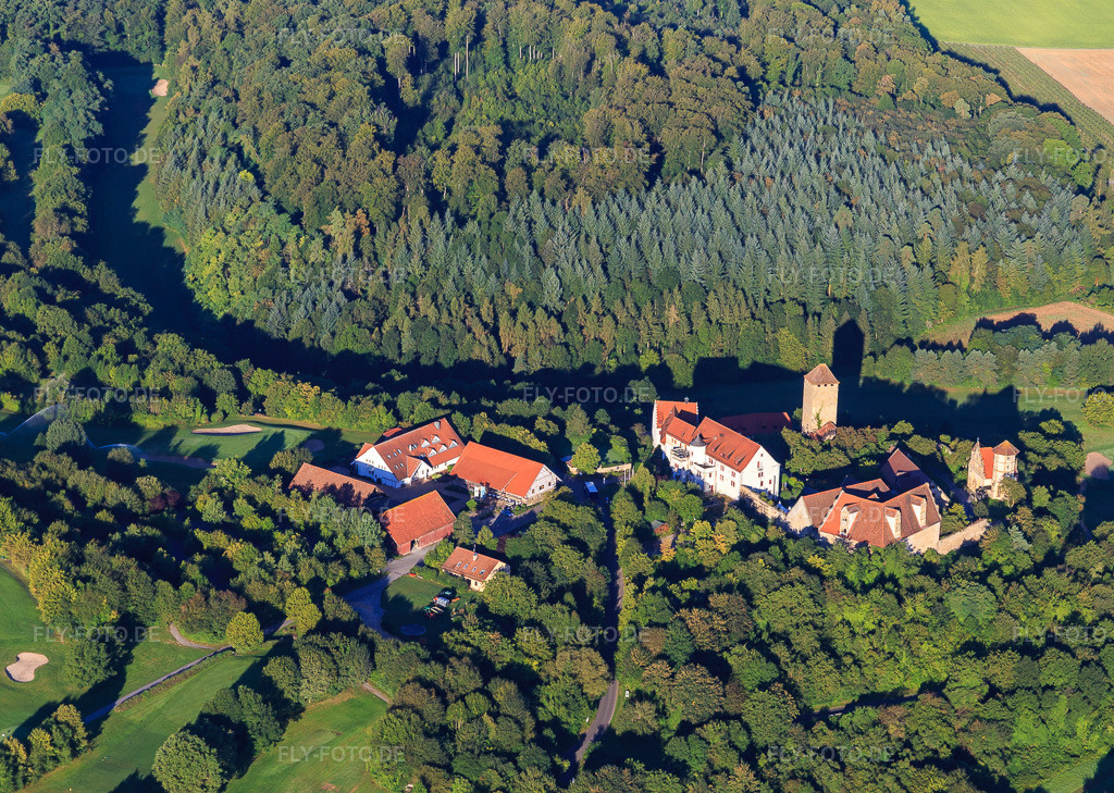 Luftbild: Schloss Liebenstein am Golf- und Landclub Schloss Liebenstein e.V. in Neckarwestheim im Bundesland Baden-Württemberg in Deutschland.Foto: IMG_093781.jpg vom 23.08.2016 durch Werner Riehm/FLY-FOTO.deWWW.SCHLOSS-LIEBENSTEIN.DEGolfclub Liebenstein in Neckarwestheim
