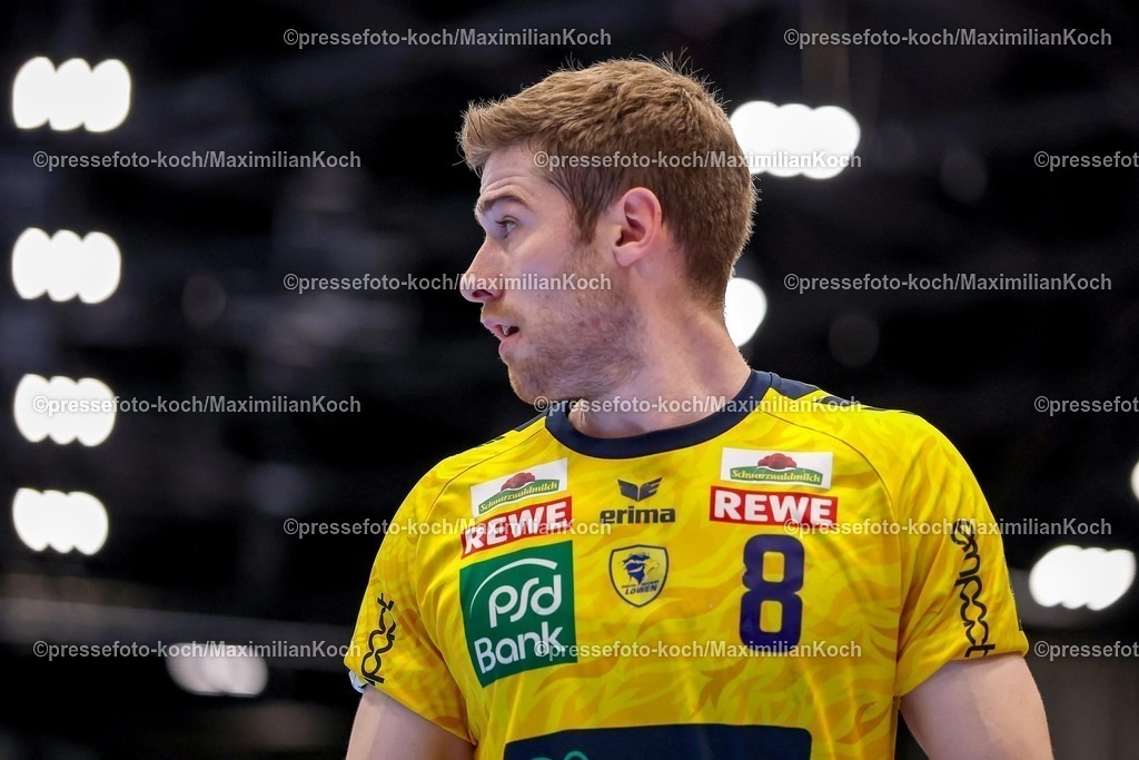 BHC16112501055 | 16.11.2025, Handball, HBL, Bergischer HC - Rhein-Neckar Löwen, Mitsubishi Electric HALLE Düsseldorf: Tim Nothdurft (Rhein-Neckar Löwen #08) 