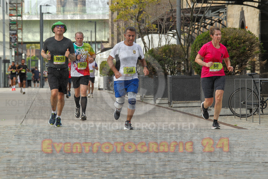 250920_1524_EV4_8695 | Sportfotografie im Rhein-Sieg Kreis, Köln, Bonn, NRW, Rheinland Pfalz, Hessen, etc. Unser Tätigkeitsfeld umfasst den Laufsport vom Volkslauf über den Marathon, Duathlon, Triathon bis zum Ultralauf wie Kölnpfad Ultra oder Schindertrail.