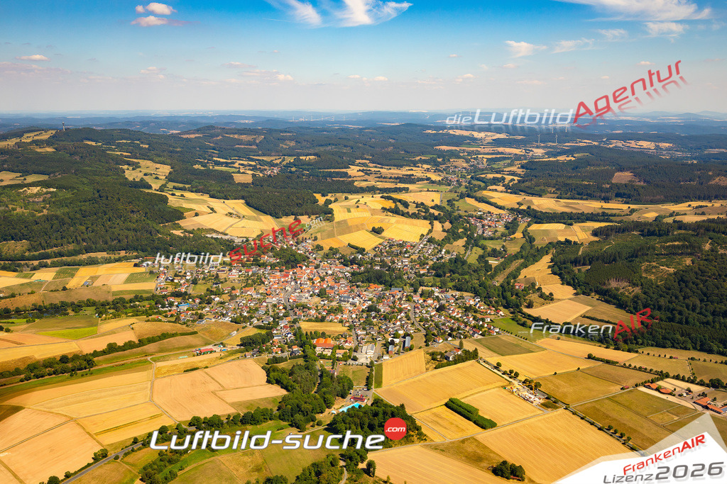 Das Luftbild der Stadt Oberaula wurde 2022 vom Flugzeug heraus erstellt (keine Drohnen-Aufnahmen) Aufnahmehöhe ca.450 Meter- hohe Bildauflösung und Druck-Qualität. Garantiert!