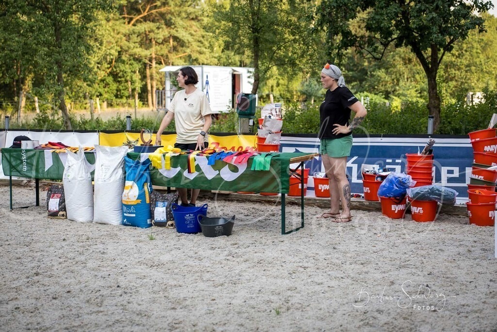 Siegerehrung_2026-06-27_20 | Stimmungsvolle Fotografie von Pferden, fotografische Begleitung von Veranstaltungen, Golfturnieren und Distanzritten - Realisiert mit Pictrs.com